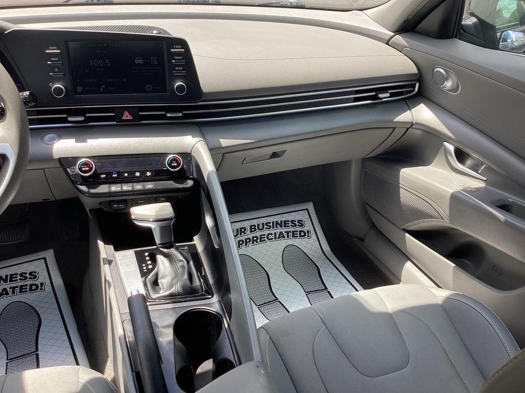 Hyundai Elantra SEL 2023