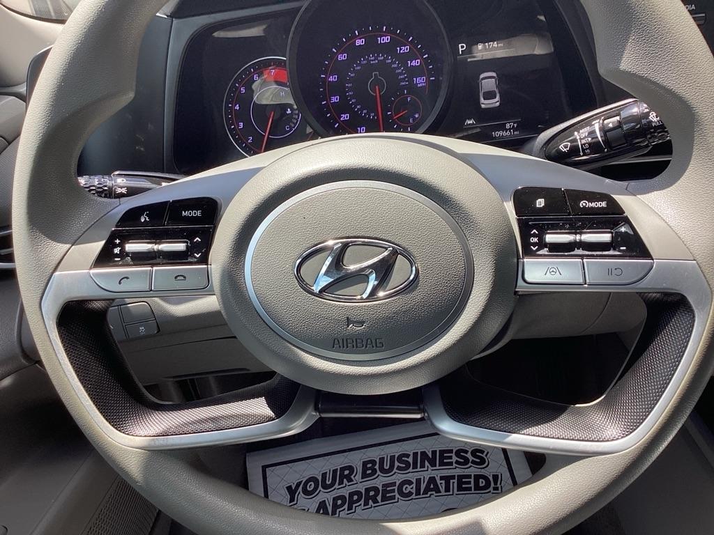 Hyundai Elantra SEL 2023