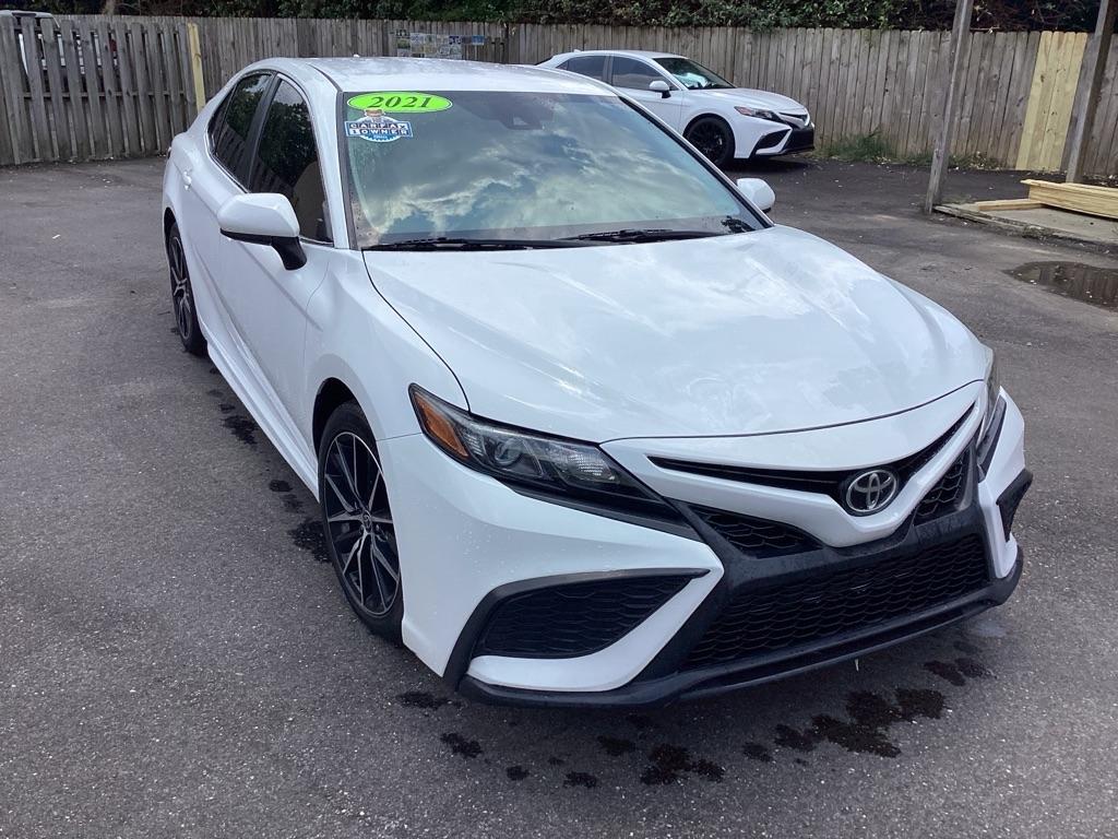  2021 Toyota Camry SE FWD   