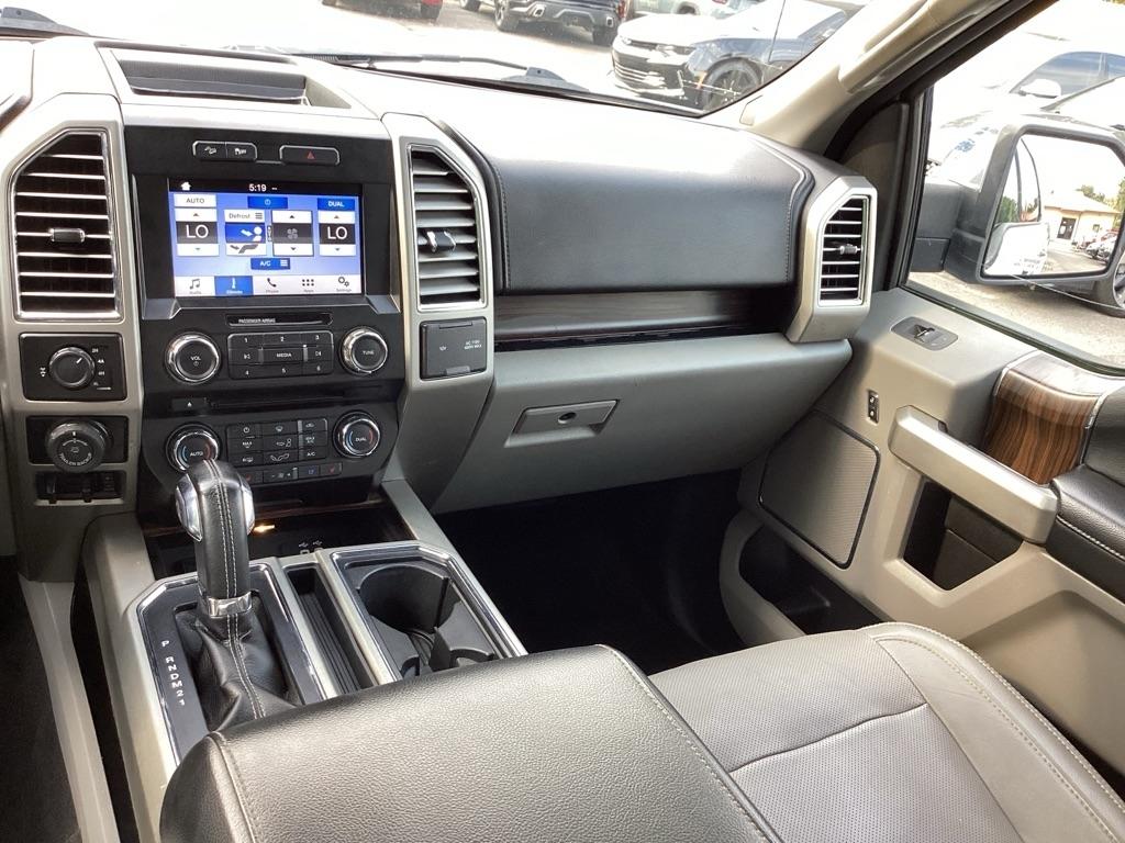 Ford F-150 Lariat SuperCrew 4WD 2016