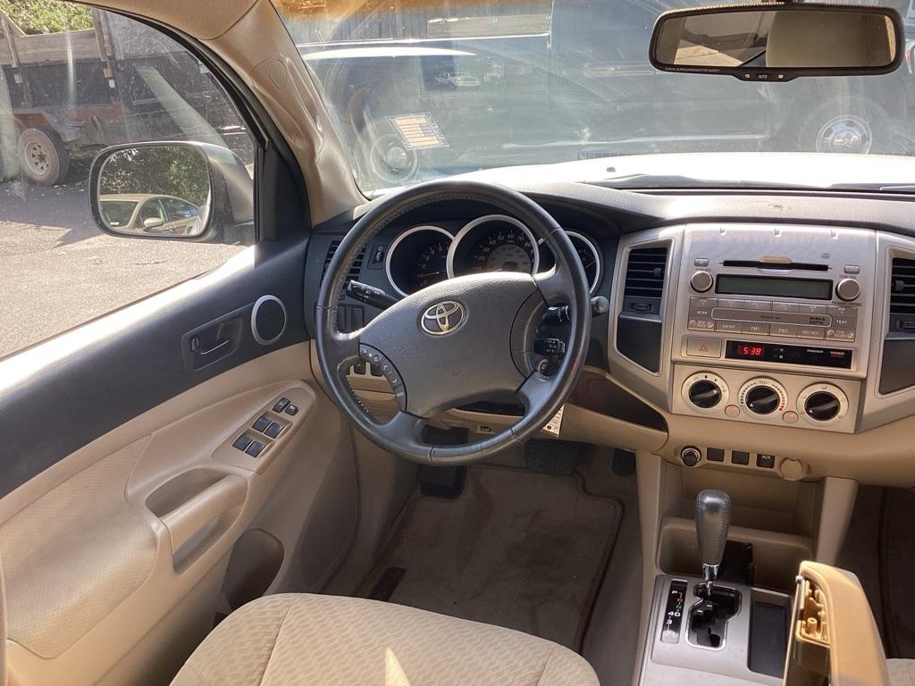 Toyota Tacoma PreRunner Double Cab V6 Auto 2WD 2009