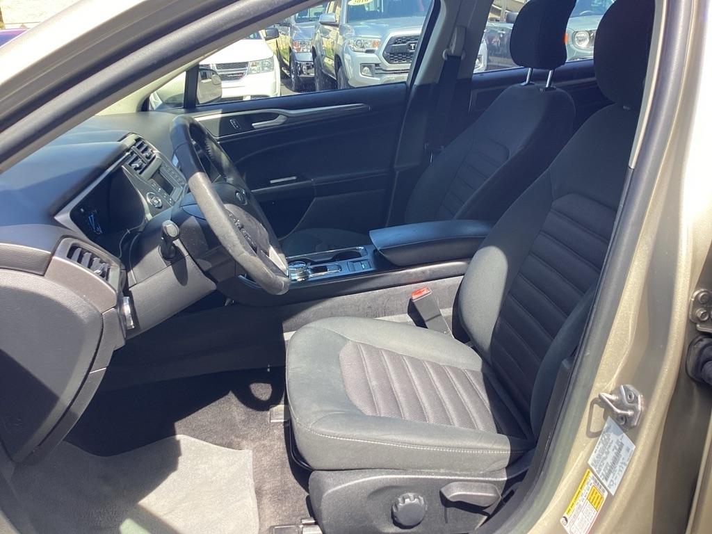 Ford Fusion S 2017