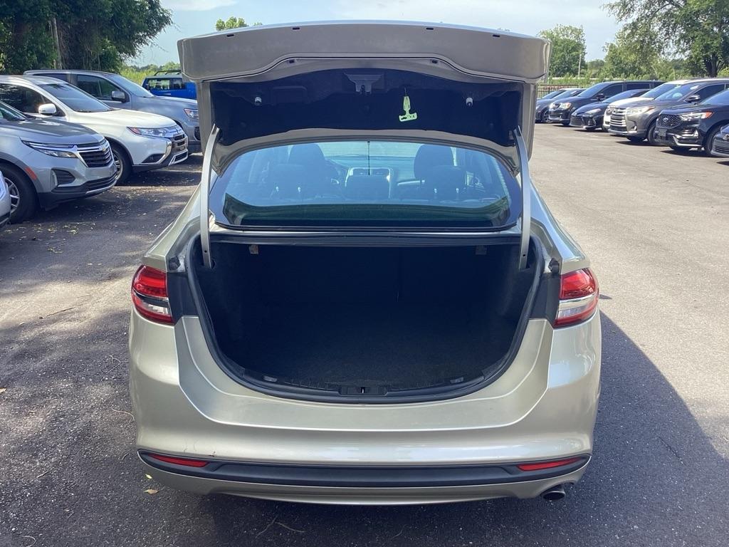 Ford Fusion S 2017