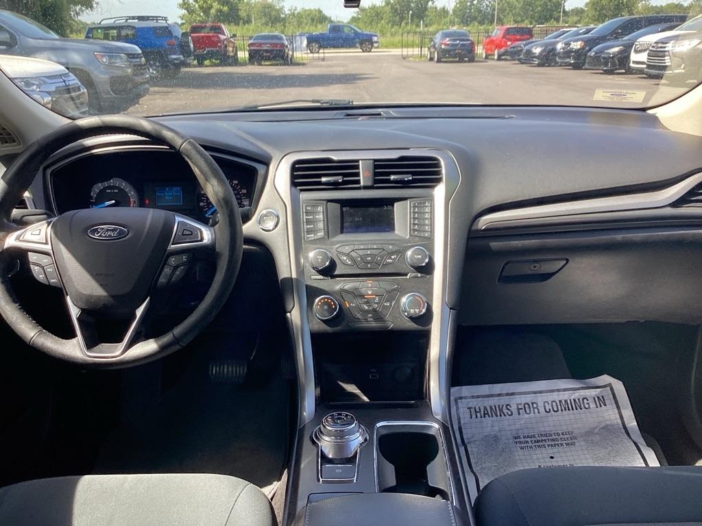 Ford Fusion S 2017
