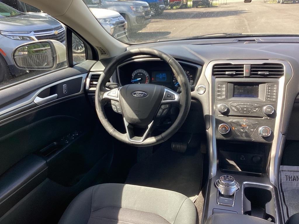 Ford Fusion S 2017