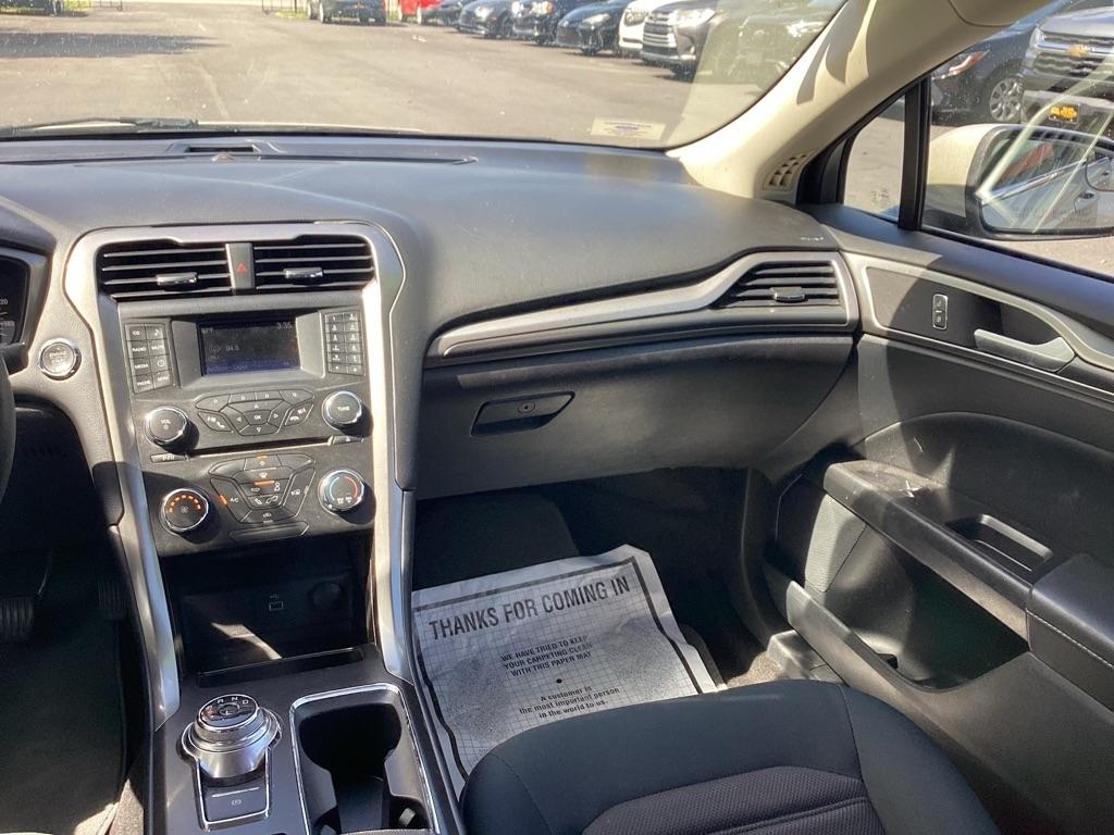 Ford Fusion S 2017
