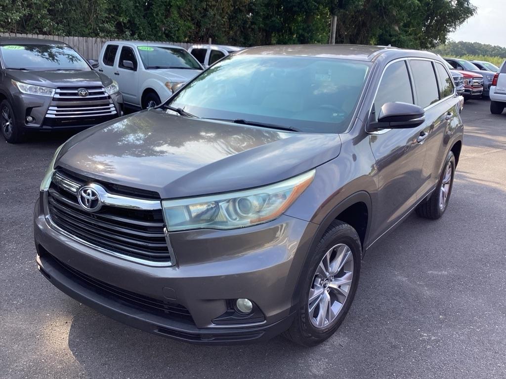 Toyota Highlander LE FWD V6 2016