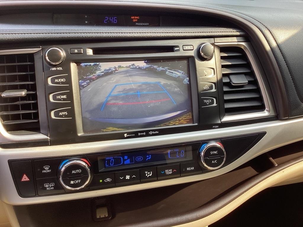 Toyota Highlander LE FWD V6 2016