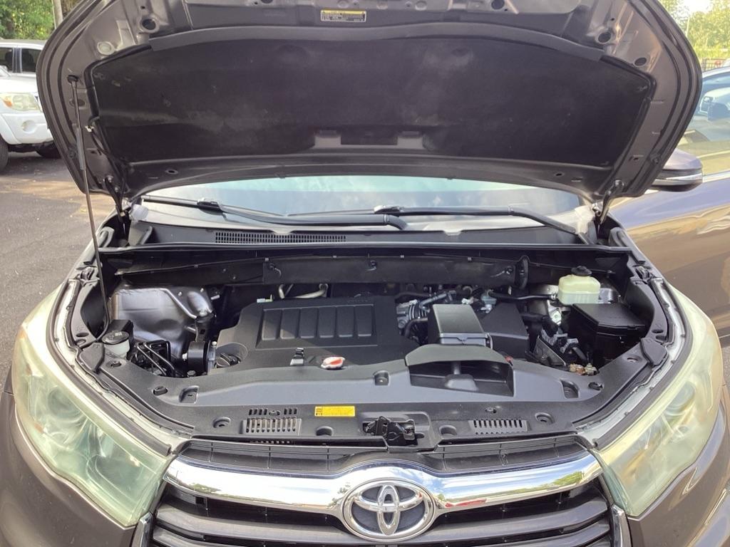 Toyota Highlander LE FWD V6 2016