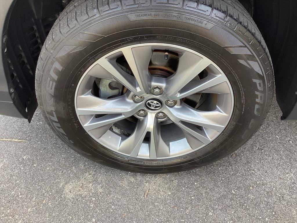 Toyota Highlander LE FWD V6 2016