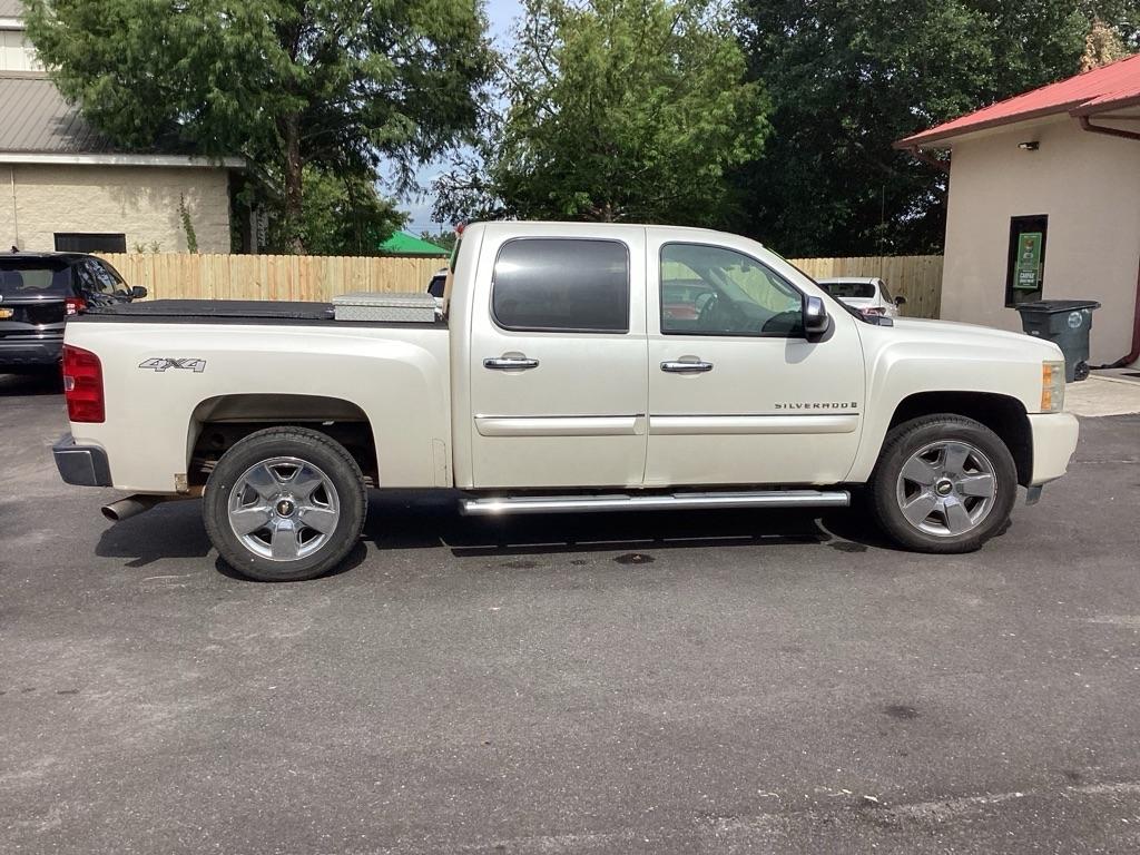 Chevrolet Silverado 1500 LTZ Crew Cab 4WD 2009