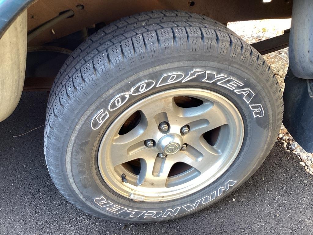 Mazda B-Series B4000 SE Cab Plus 2WD 1998