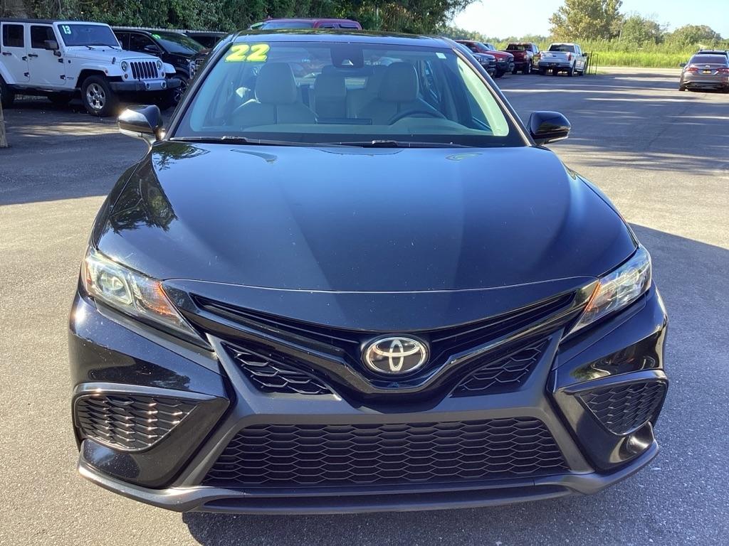 Toyota Camry SE 2022