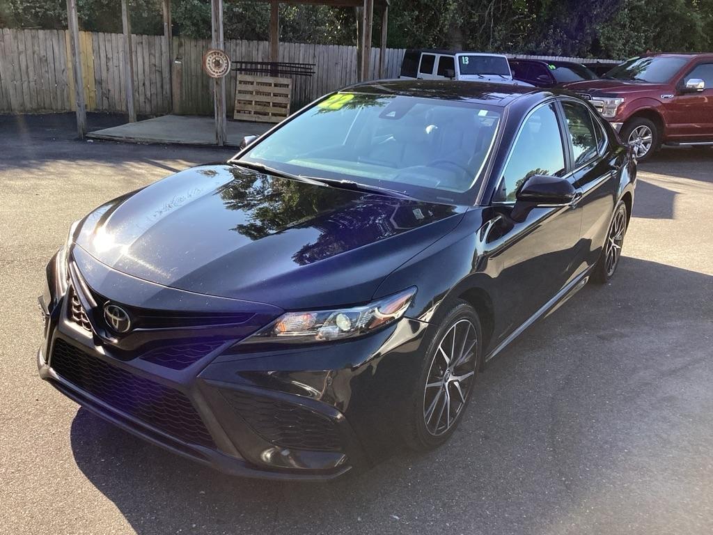 Toyota Camry SE 2022