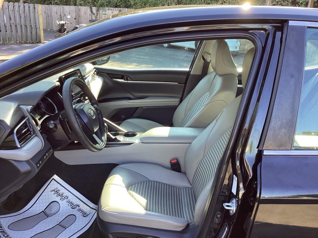 Toyota Camry SE 2022