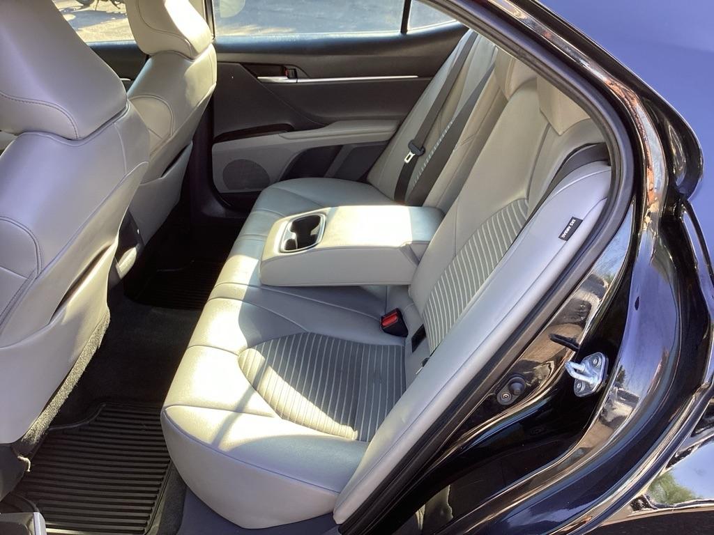 Toyota Camry SE 2022