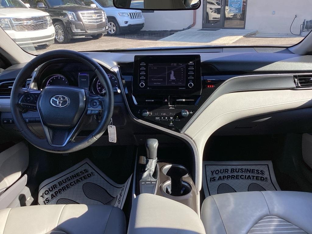 Toyota Camry SE 2022