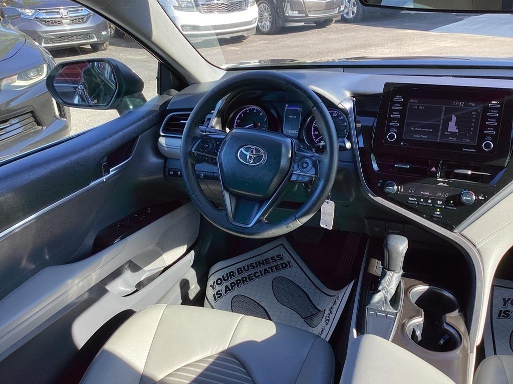 Toyota Camry SE 2022