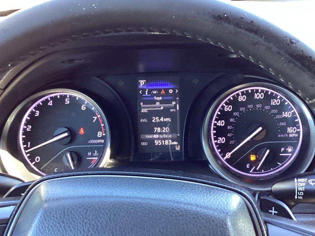 Toyota Camry SE 2022