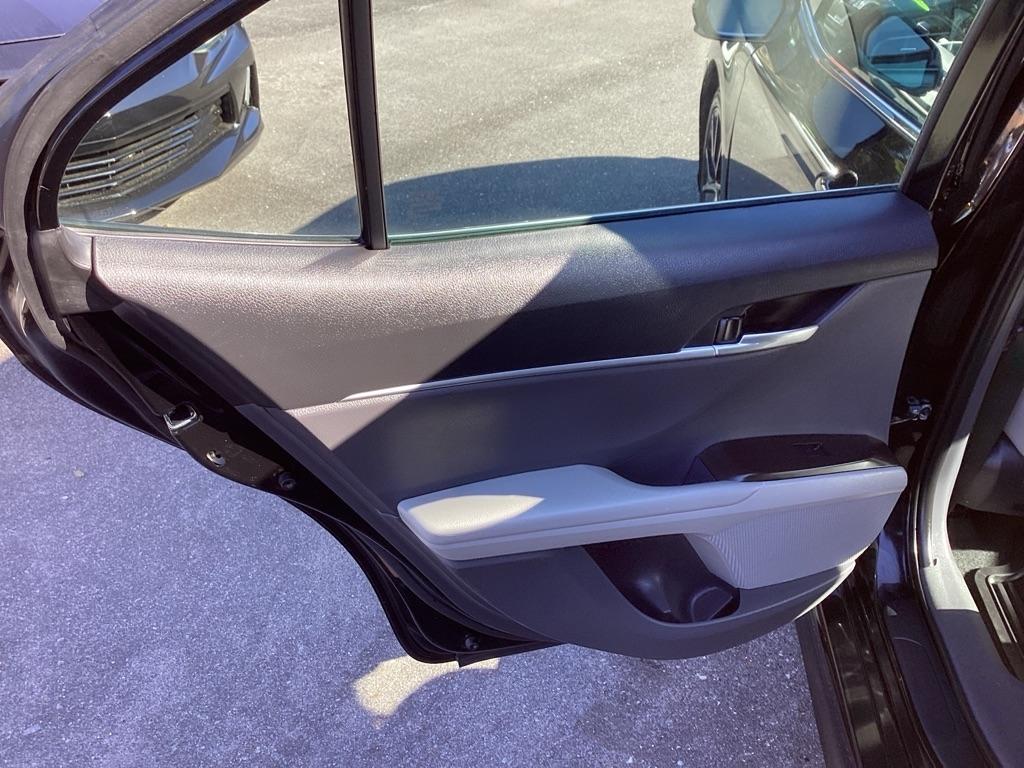 Toyota Camry SE 2022