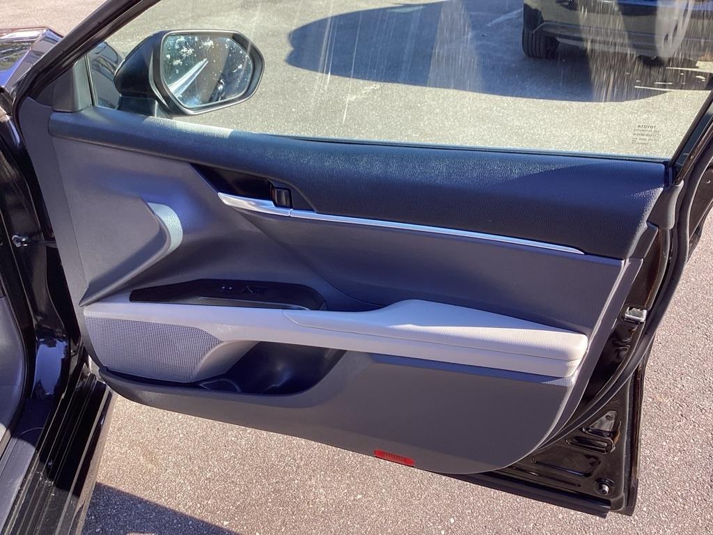 Toyota Camry SE 2022