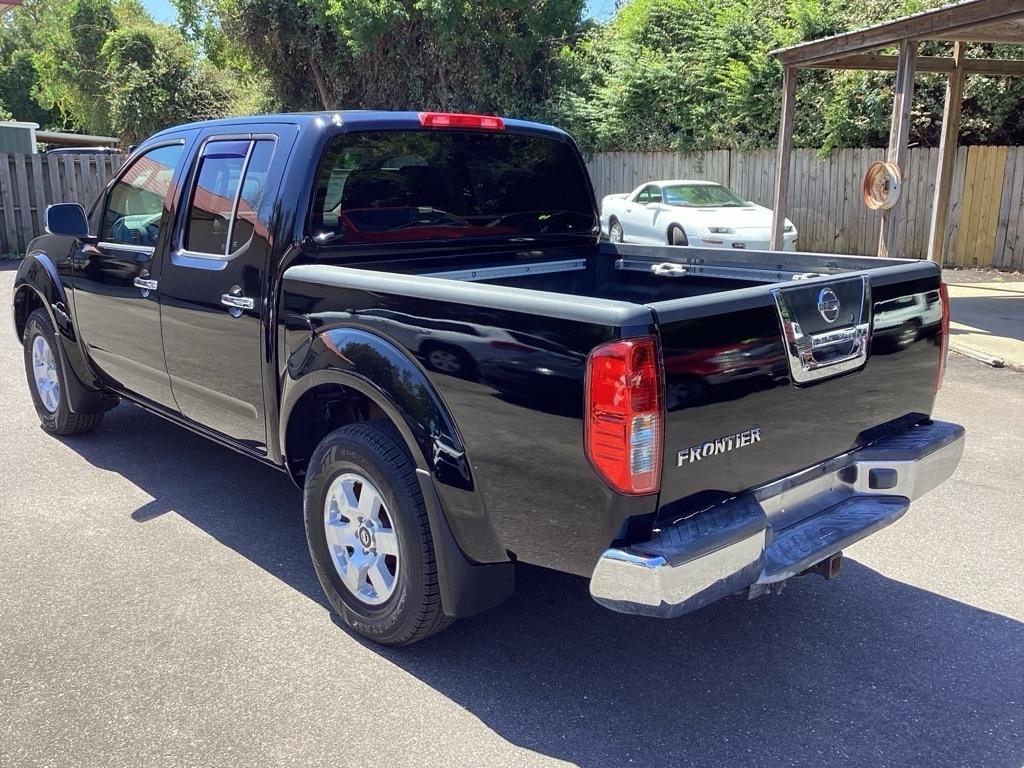 Nissan Frontier LE Crew Cab 4WD 2005
