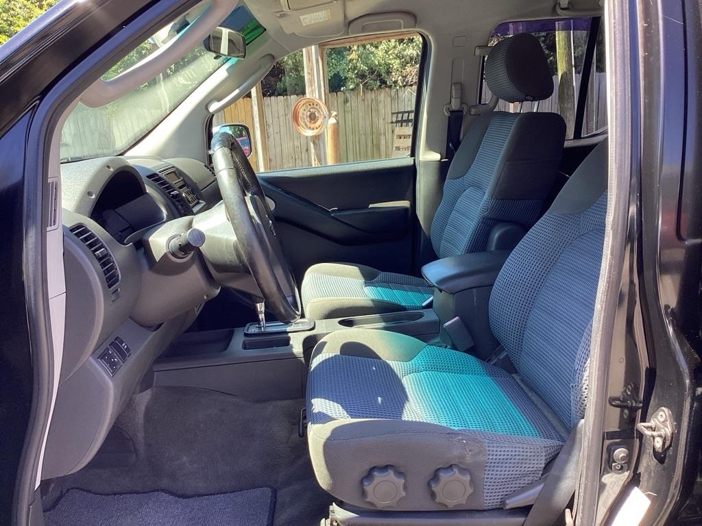 Nissan Frontier LE Crew Cab 4WD 2005