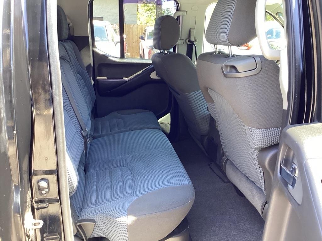 Nissan Frontier LE Crew Cab 4WD 2005
