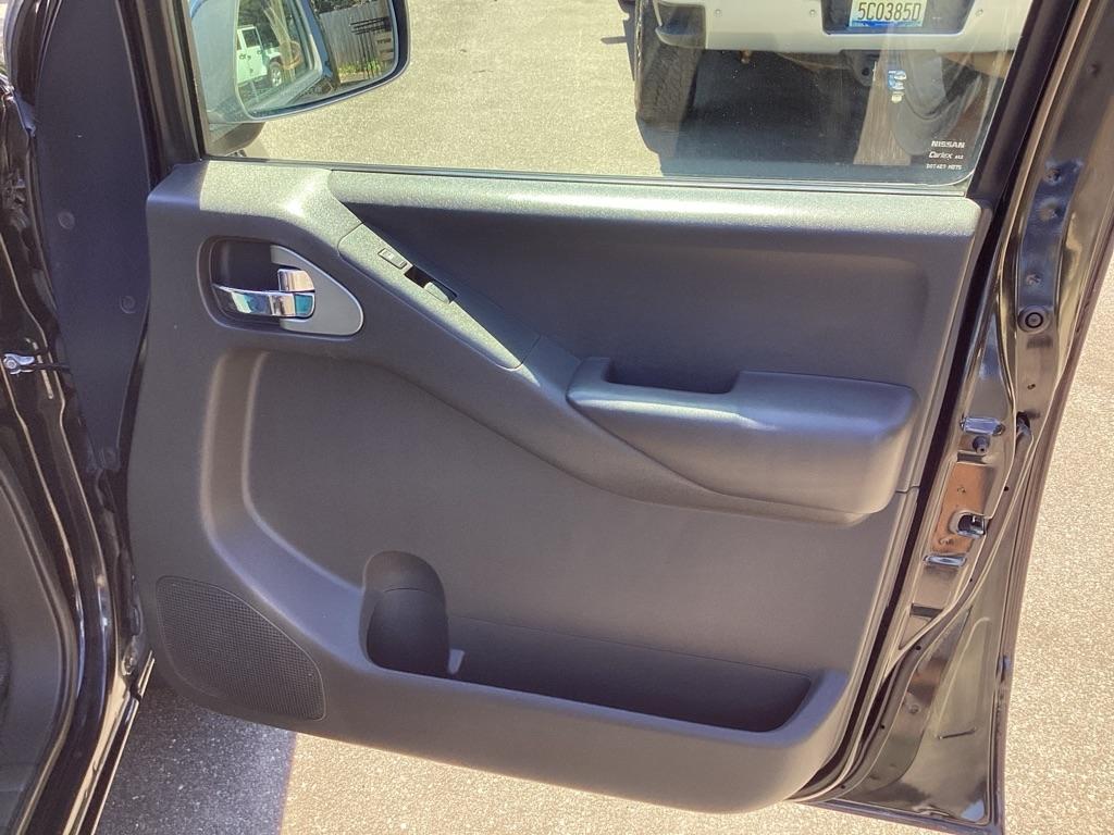 Nissan Frontier LE Crew Cab 4WD 2005