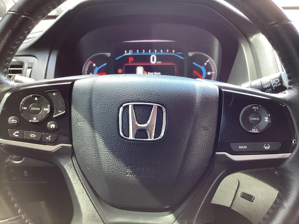 Honda Pilot Touring w/Rear Captain's Chairs AWD 2019