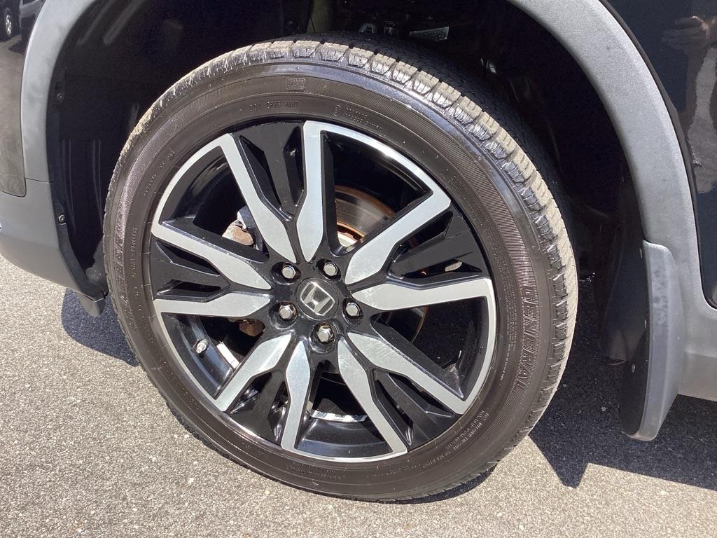 Honda Pilot Touring w/Rear Captain's Chairs AWD 2019