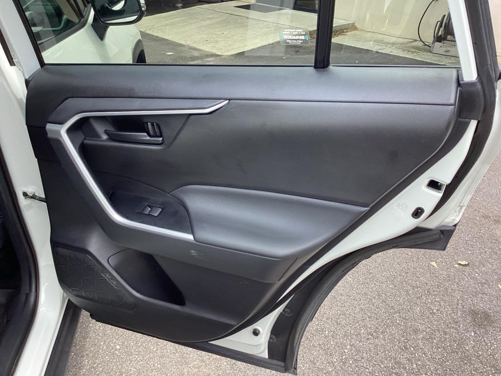 Toyota RAV4 LE 2022