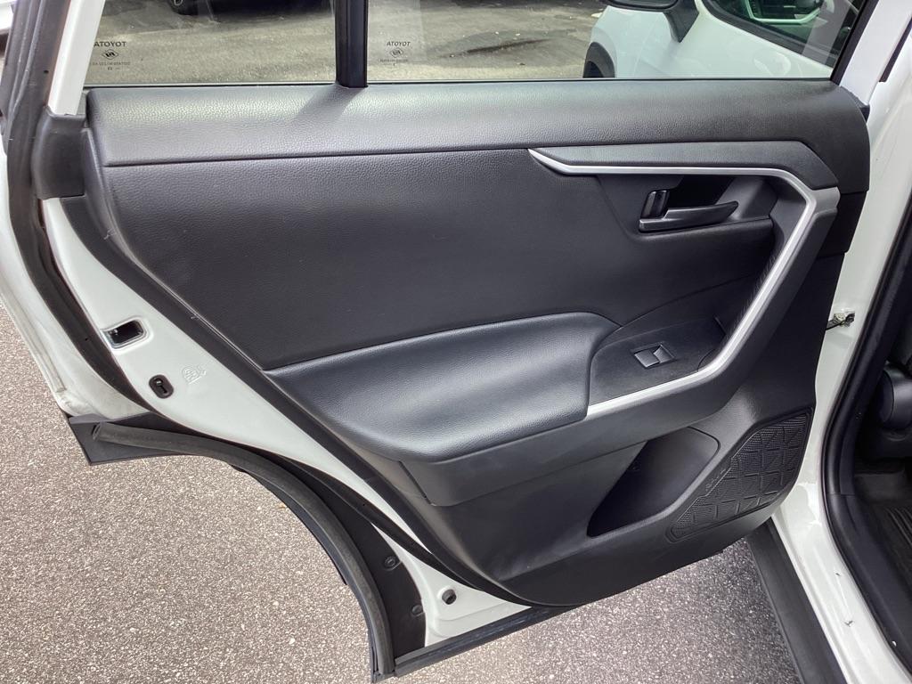 Toyota RAV4 LE 2022