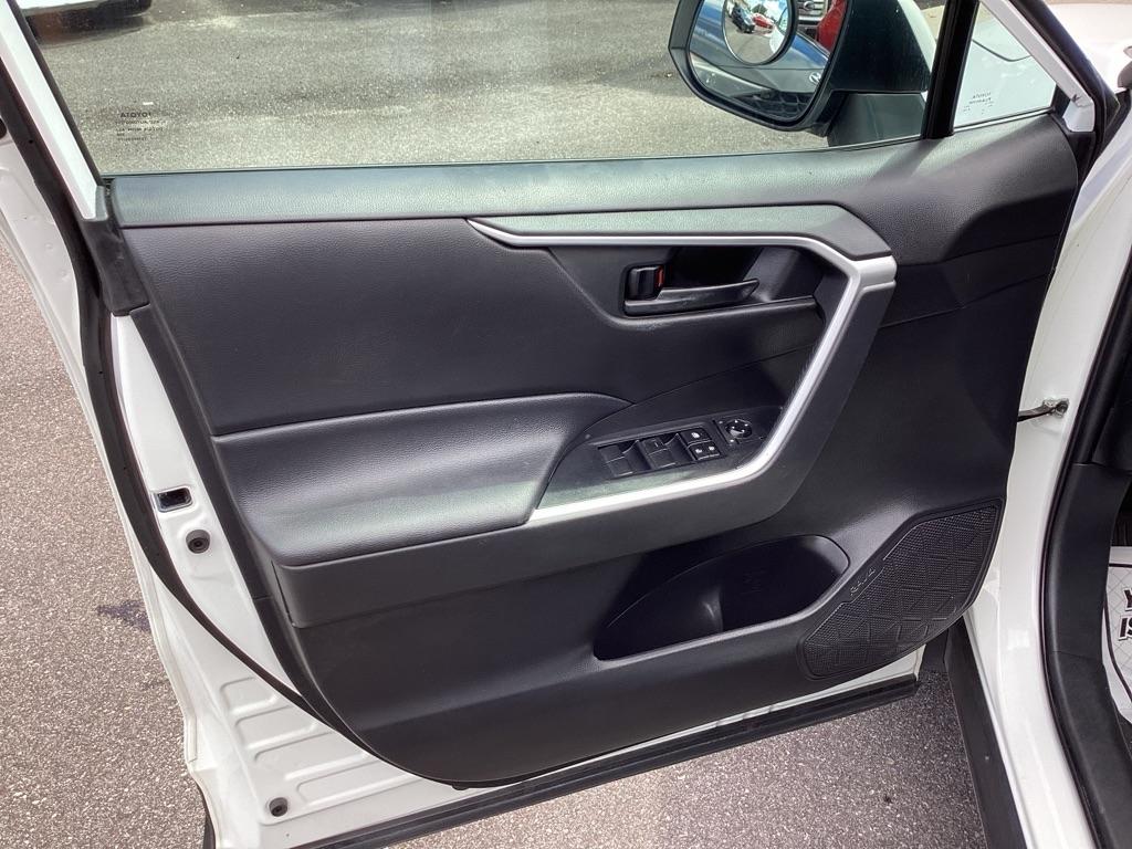 Toyota RAV4 LE 2022
