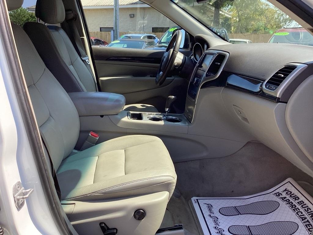 Jeep Grand Cherokee Laredo 2WD 2013