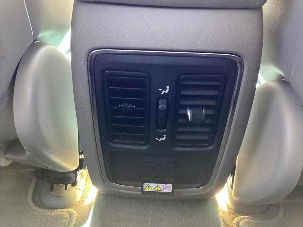Jeep Grand Cherokee Laredo 2WD 2013