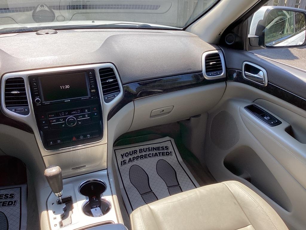 Jeep Grand Cherokee Laredo 2WD 2013