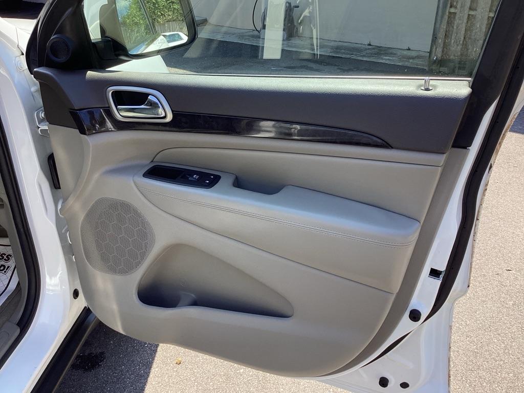 Jeep Grand Cherokee Laredo 2WD 2013