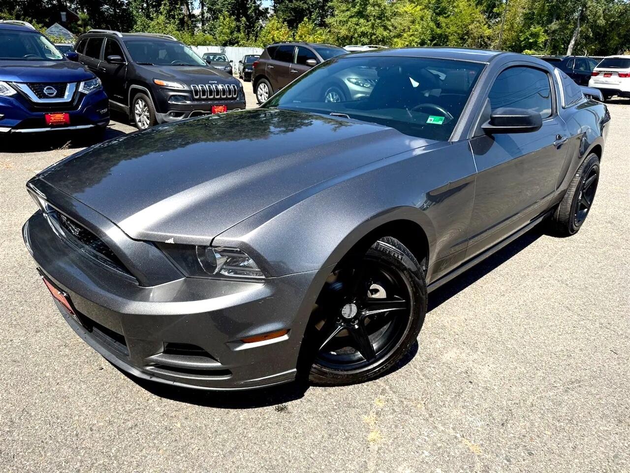 Ford Mustang V6 Coupe 2014 Ford Mustang V6 Coupe 2014