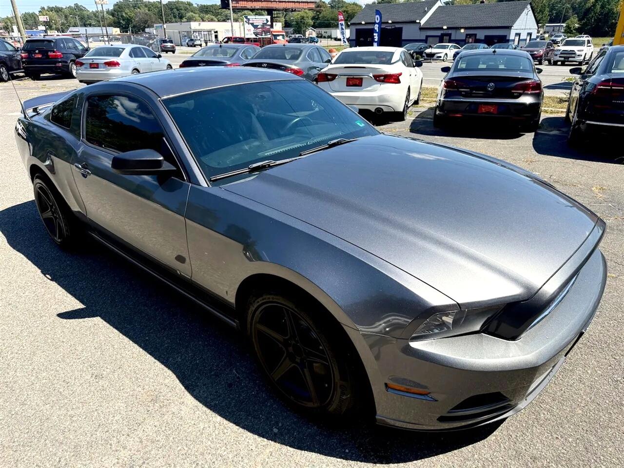 Ford Mustang V6 Coupe 2014 Ford Mustang V6 Coupe 2014