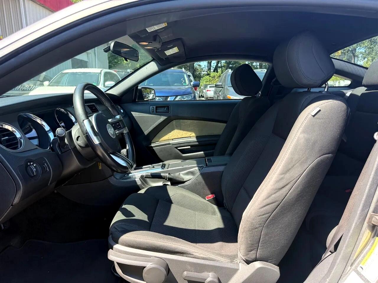 Ford Mustang V6 Coupe 2014 Ford Mustang V6 Coupe 2014