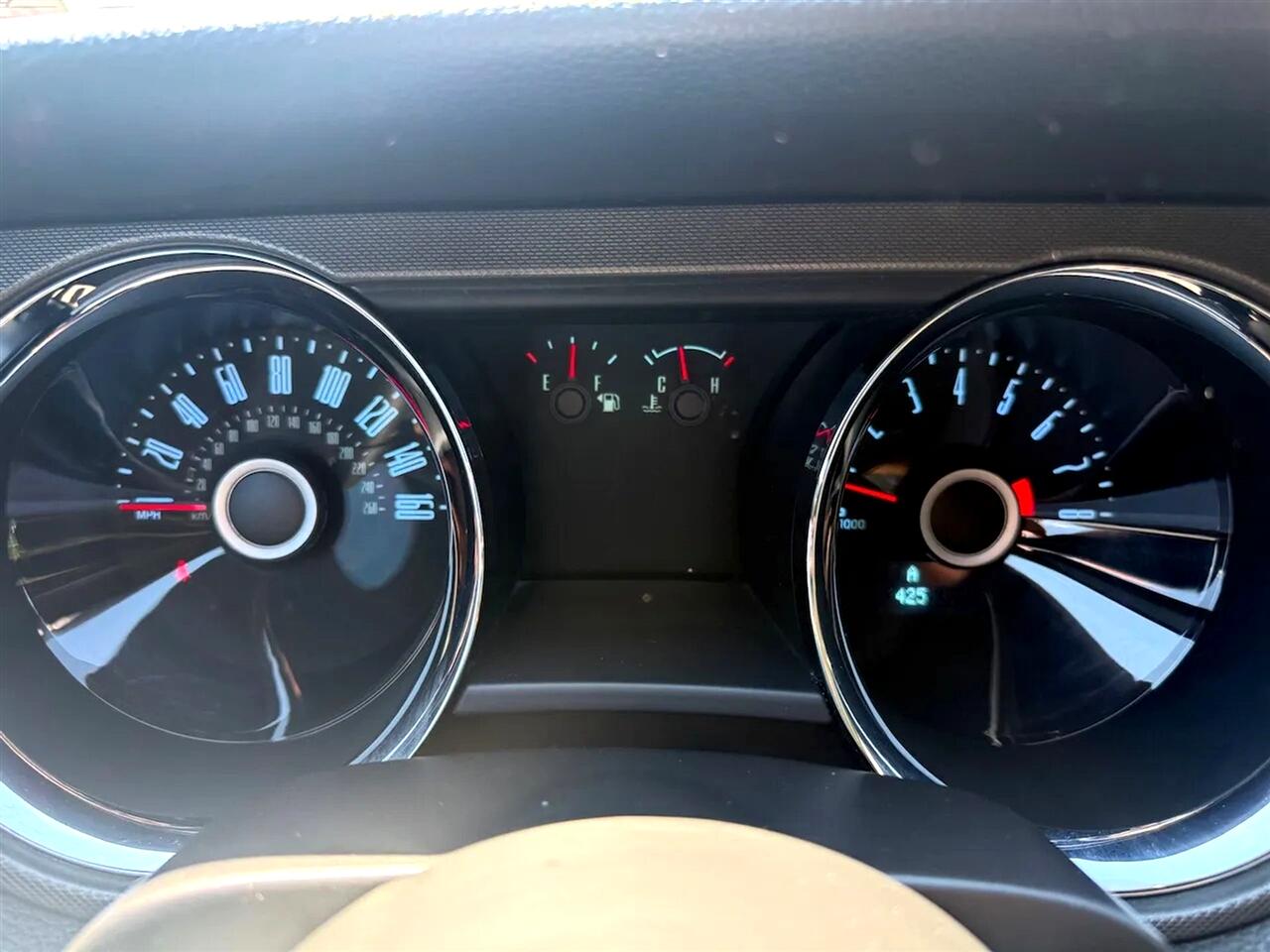 Ford Mustang V6 Coupe 2014 Ford Mustang V6 Coupe 2014