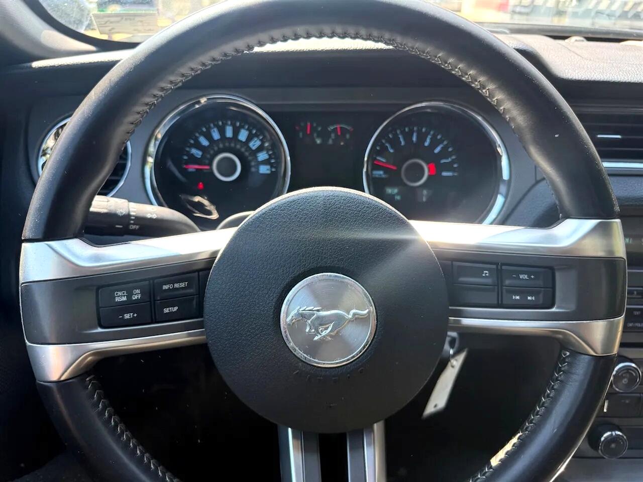 Ford Mustang V6 Coupe 2014 Ford Mustang V6 Coupe 2014