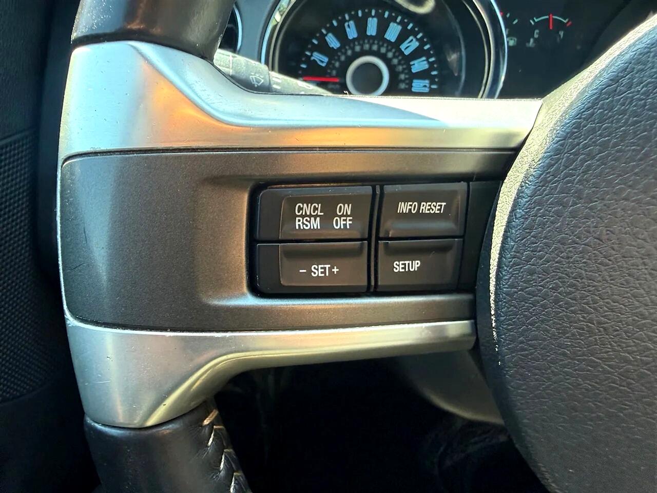 Ford Mustang V6 Coupe 2014 Ford Mustang V6 Coupe 2014