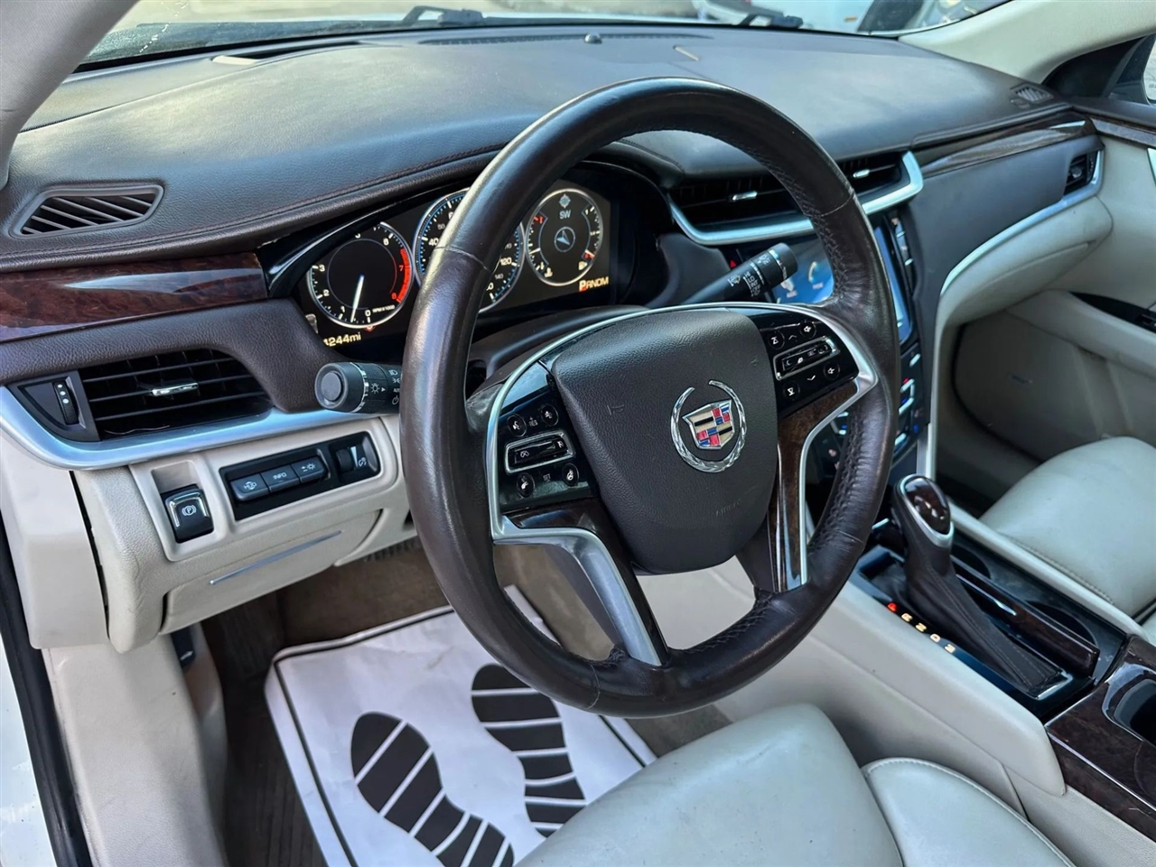 Cadillac XTS Premium 2013 Cadillac XTS Premium 2013