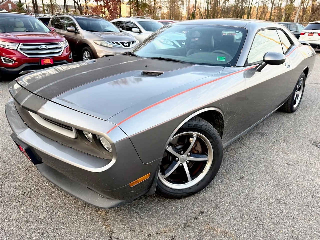 Dodge Challenger SE 2011