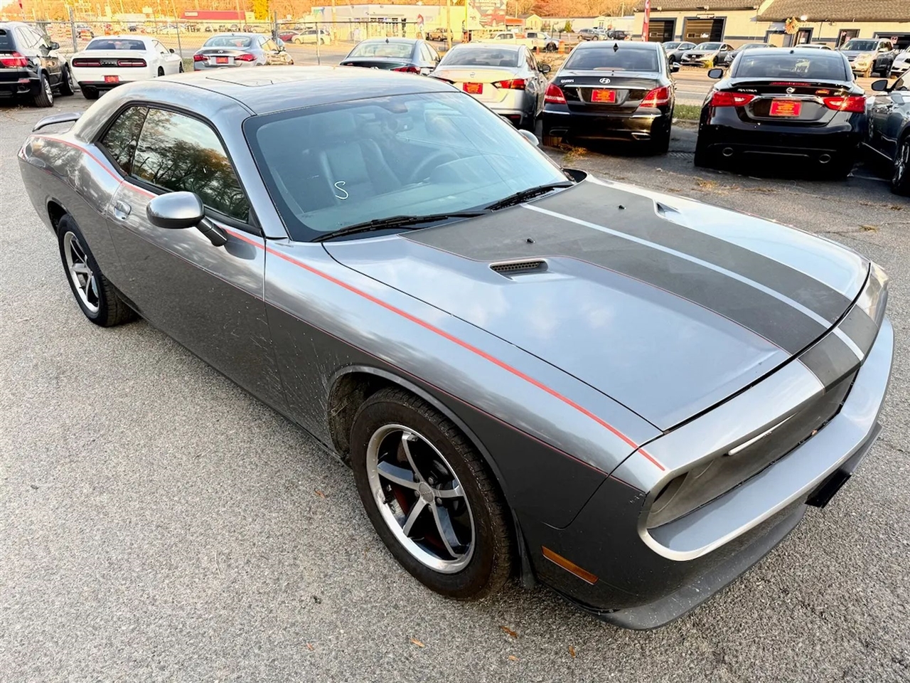 Dodge Challenger SE 2011