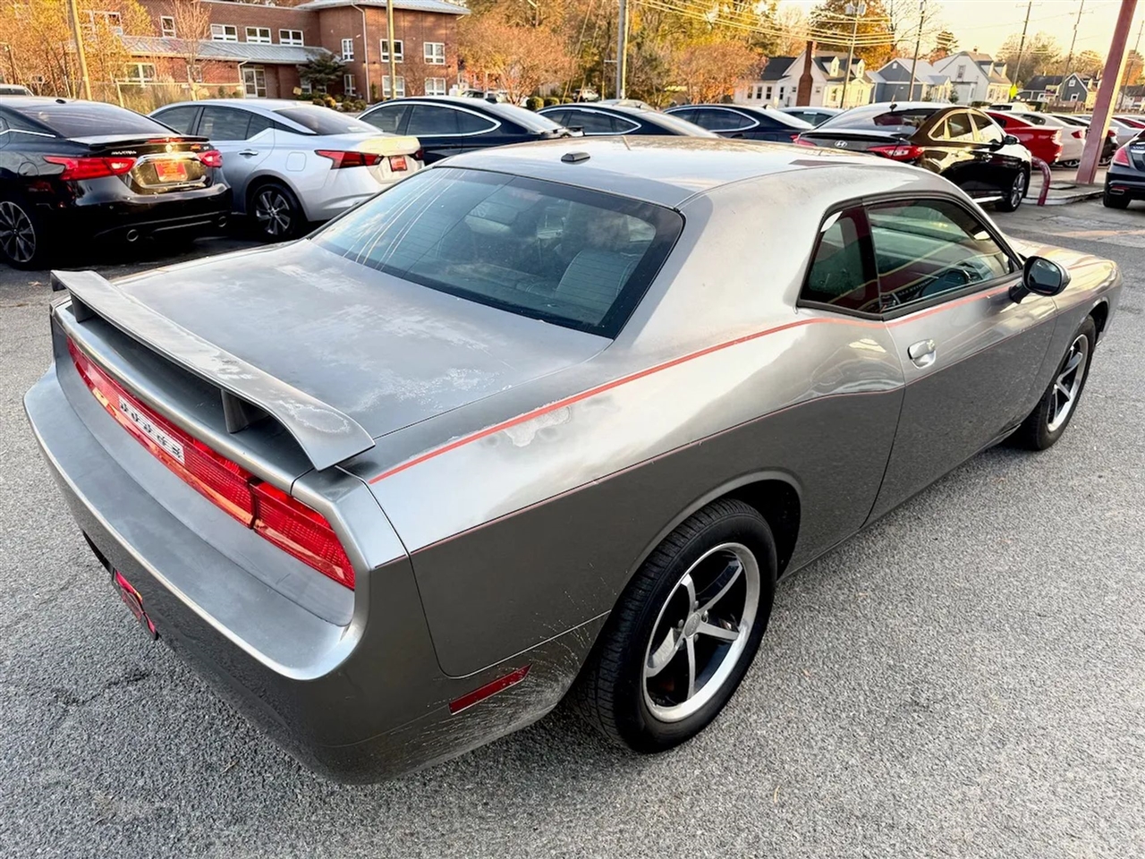 Dodge Challenger SE 2011