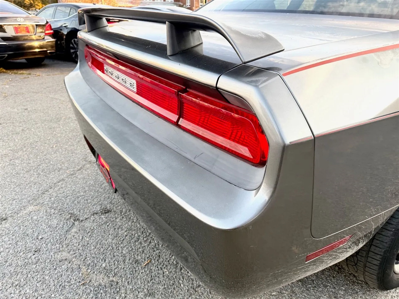 Dodge Challenger SE 2011