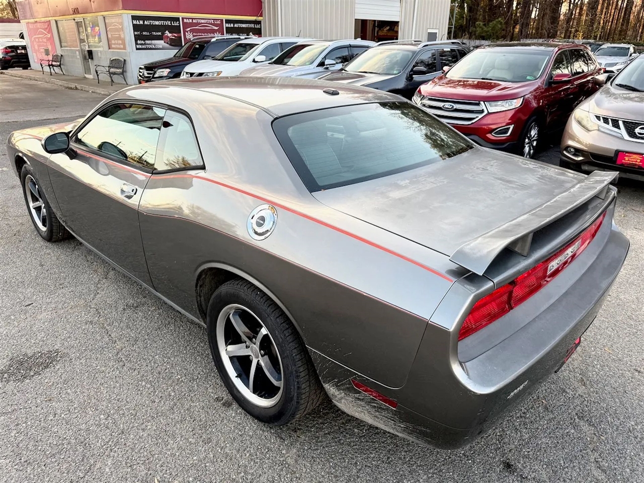 Dodge Challenger SE 2011